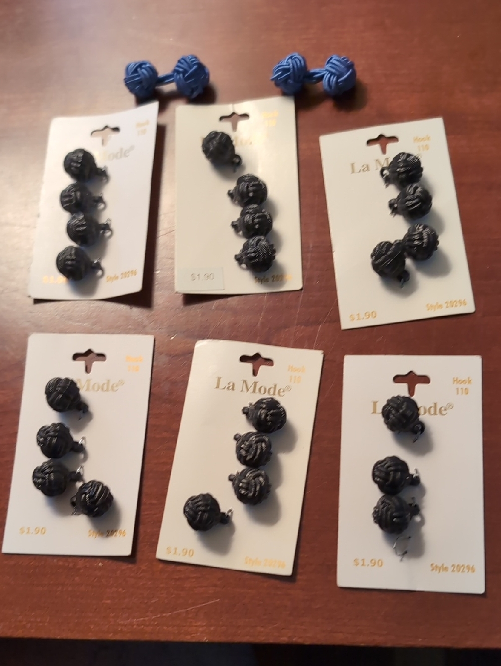 La Mode Black Shank Buttons 23 Count